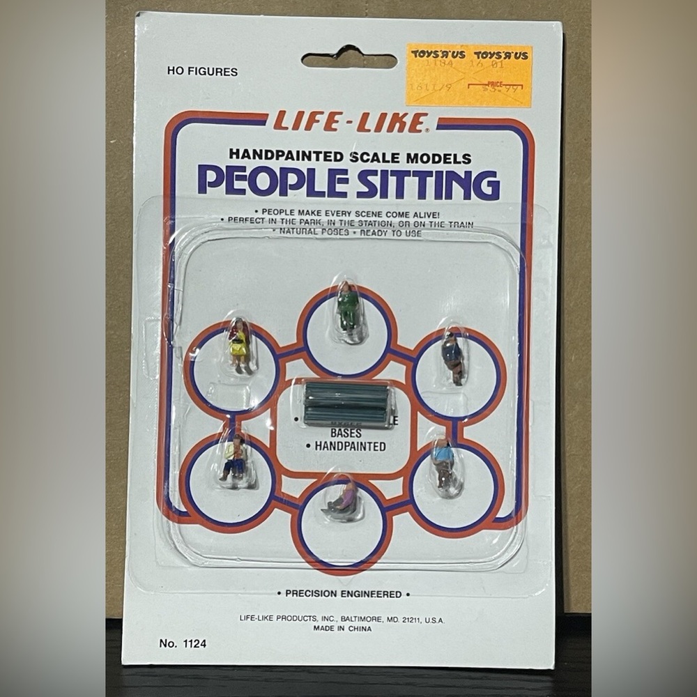 Life-Like Ho Handpainted Scale Models "People Sitting" Figures No. 1124